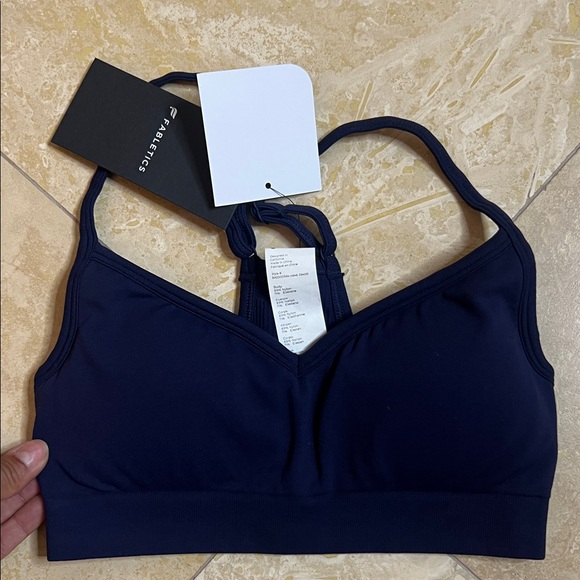 💕NWT Fabletics Women's Navy Sports Bra💕 - Picture 3 of 3